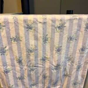 Set of 2 Vintage Laura Ashley Towels Reversible Very cute Cottagecore